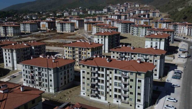 Depremin yaralarının sarıldığı Hatay’da yıl sonuna kadar 44 bin 227 konut ve iş yerinin teslimi planlanıyor