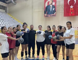 Depremzede kızların hedefi  1. Lige yükselip şehrin umudu olmak