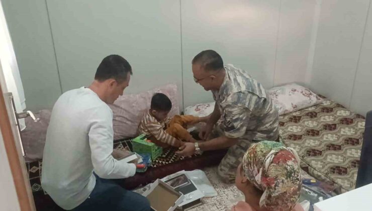 Depremzede serebral palsili Bekir’in ’Mercedes’ini asker ağabeyleri hediye etti