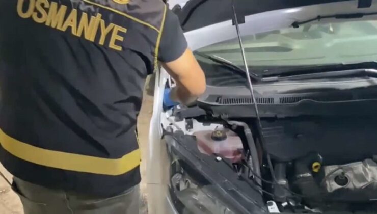 Durdurulan aracın kaputundan uyuşturucu çıktı