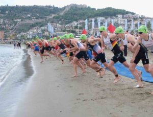 Halk Triatlonu 33. Alanya Uluslararası Triatlon Yarışması’yla geri dönüyor