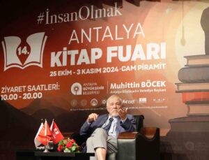 İlber Ortaylı’dan gençlere tavsiyeler: “Kendinizi yetiştirin, okuyun, dil öğrenin, gezin”