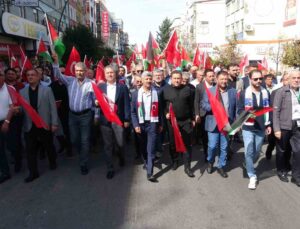 Isparta’da Gazze işgalinin 1’inci yıl dönümünde protesto yürüyüşü düzenlendi