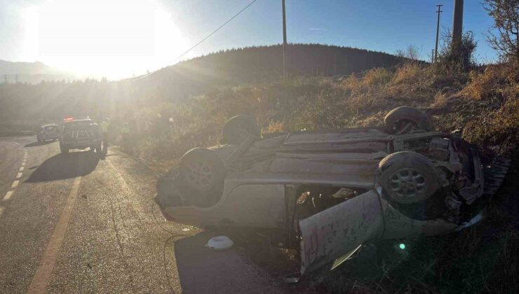 Isparta’da otomobil takla attı: 3 yaralı