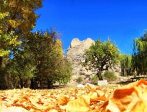 Kahramanmaraş’ta Hurman Kalesi sarıya büründü