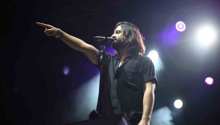 Kepez’de Cumhuriyet Bayramı konserinde Koray Avcı rüzgarı