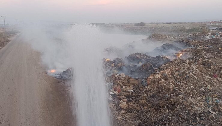 Kumlu’da çöplük yangını