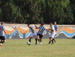 Maça bir gün kala lisansları çalınan futbolcular, sahaya çıkmayı başarsalar da maçı kazanamadılar
