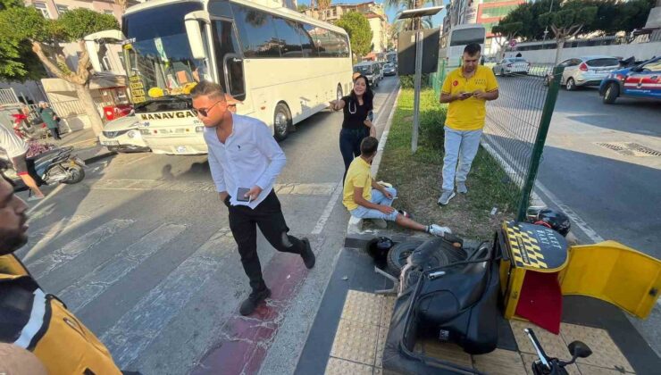 Manavgat’ta adliye önünde motosikletler çarpıştı: 3 yaralı