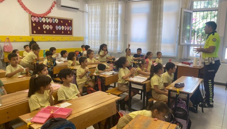 Mersin polisinden öğrencilere güvenli trafik eğitimi