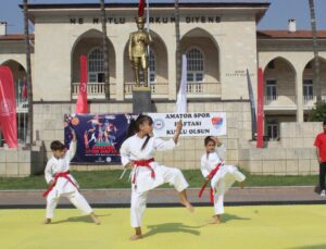 Mersin’de Amatör Spor Haftası yürüyüşle başladı