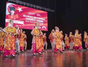 Mersin’de Cumhuriyet’in 101. yıl dönümü kutlanıyor