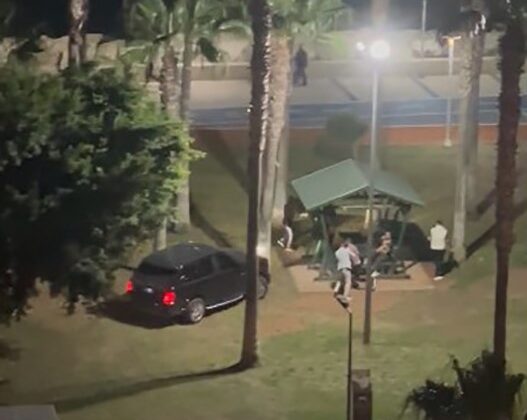 Mersin’de film sahnesini aratmayan görüntüler: Aracını kalabalığın üzerine sürdü