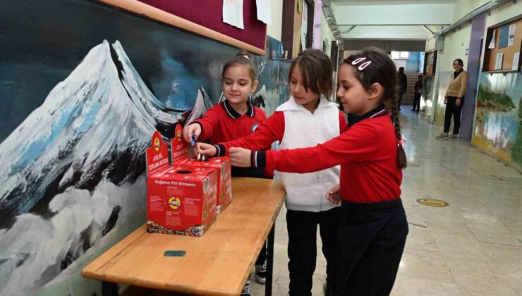 Öğrenciler sıfır atık konusunda bilinçlendiriliyor