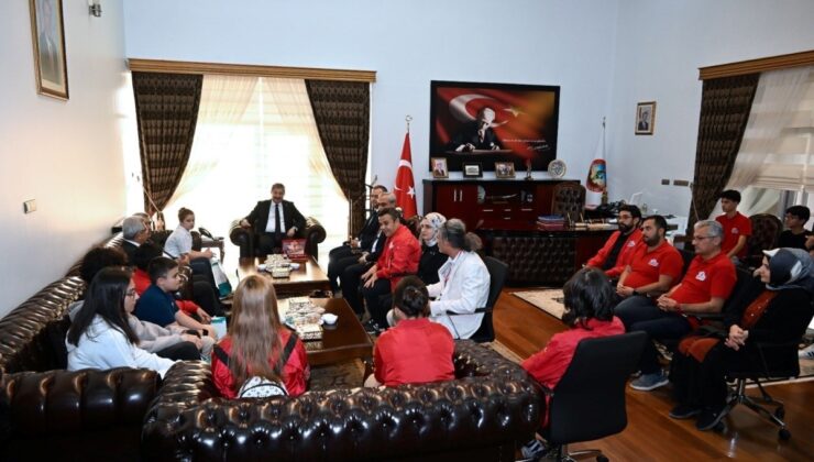 Osmaniye’de Teknofest’te başarılı olan öğrenciler ödüllendirildi