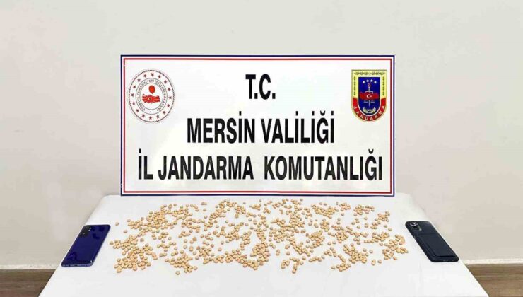 Otomobille uyuşturucu hap taşıyan 2 şüpheli tutuklandı