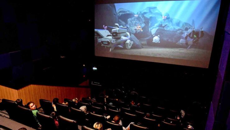 Özel bireyler aileleriyle sinema keyfi yaptı