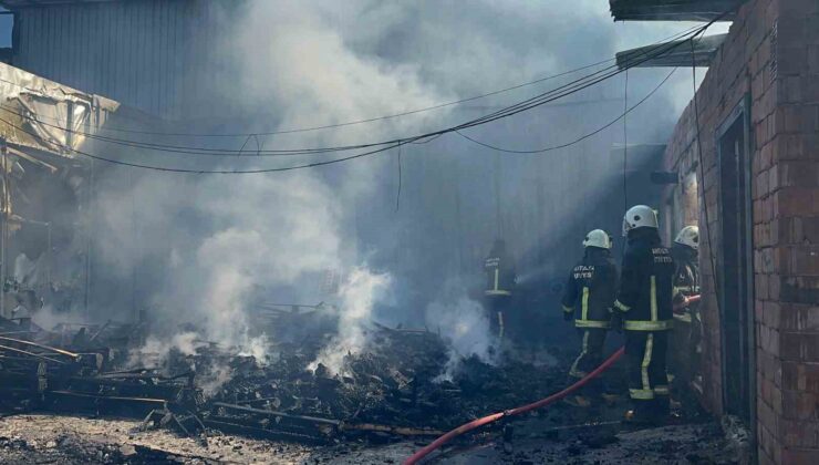 Palet üretim tesisinde korkutan yangın: 1 kişi dumandan etkilendi