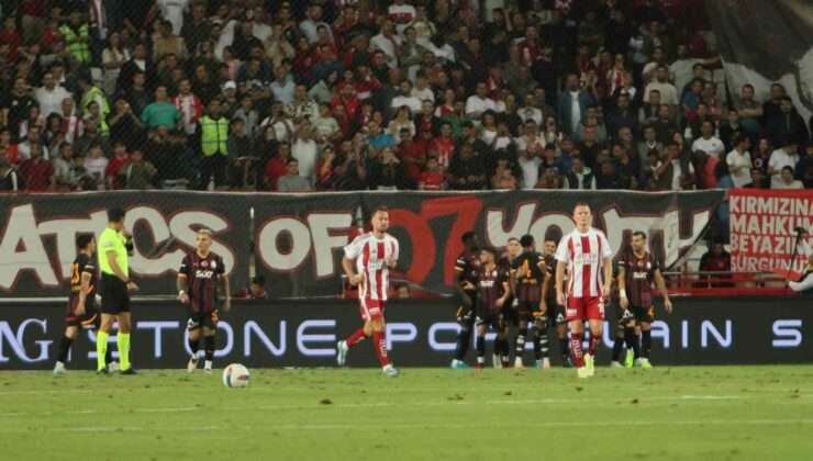 Trendyol Süper Lig: Antalyaspor: 0 – Galatasaray: 1 (Maç devam ediyor)
