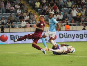 Trendyol Süper Lig: Hatayspor: 1 – Trobzonspor: 0 (İlk yarı)