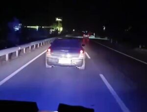 Yolu kapatıp ambulansa geçit vermedi