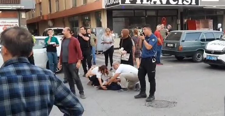 Yolun karşısına geçmek isteyen genç kızı savuran kaza kamerada