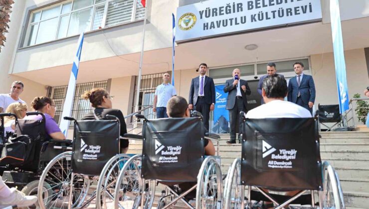 Yüreğir’de engelli bireylere medikal malzeme dağıtıldı