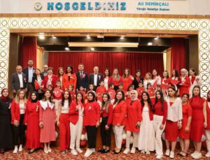 Yüreğir’in minik öğrencileri 29 Ekim’i coşkuyla kutladı
