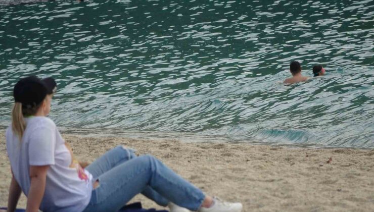 Alanya’da kasım ortasında deniz keyfi