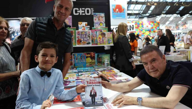 Antalya Kitap Fuarı’nı 1 milyon 56 bin kişi ziyaret etti