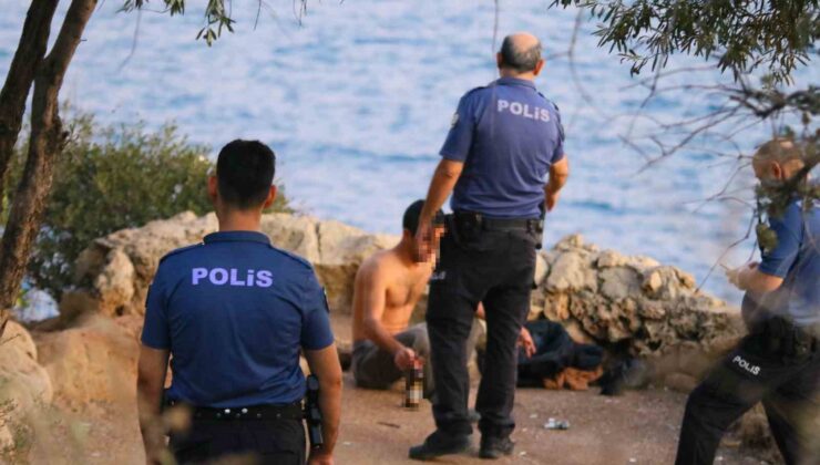 Antalya’da 40 metrelik falezlere çıkan şahıs yürekleri ağza getirdi