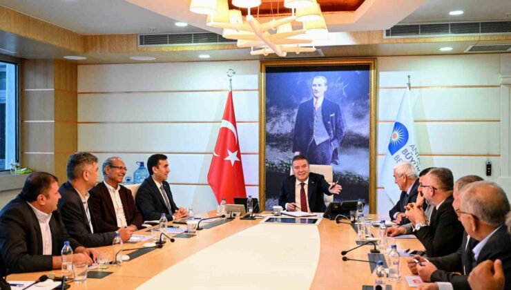 Başkan Böcek: “913 mahalle muhtarıyla uyum içinde güzel bir çalışma dönemi geçireceğiz”