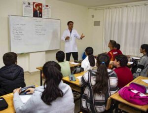 Çamlıyayla’da öğrencilere eğitim desteği
