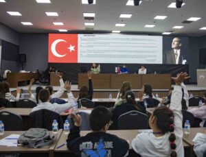 Çocuk Meclisi’nde ’kadına şiddet ve akran zorbalığına’ dikkat çekildi