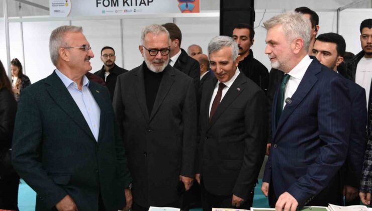 Depremzede şehir Kahramanmaraş’ta kitap fuarına yoğun ilgi
