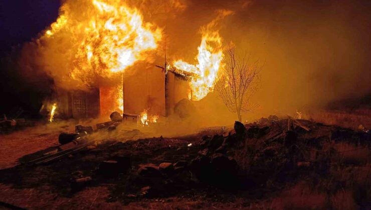 Elbistan’da depo yangını