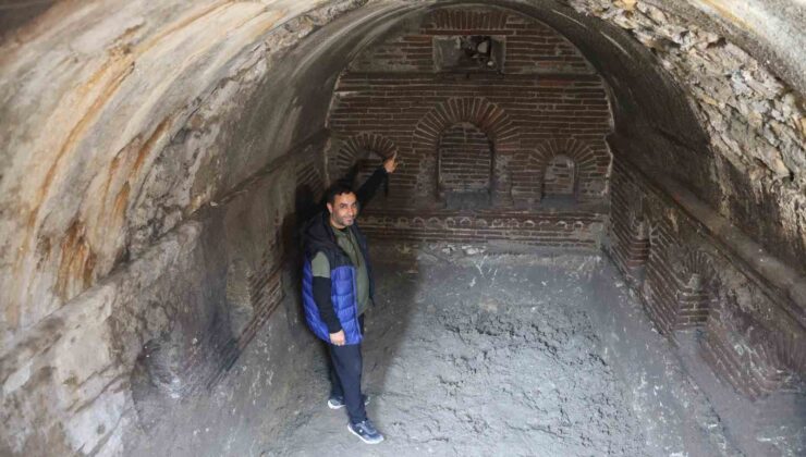 Enkazın kaldırılmasıyla binaların altında ortaya çıkan yapı merak uyandırdı