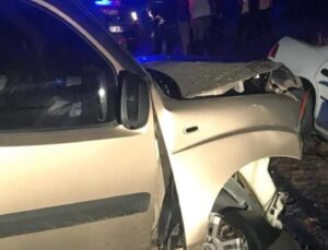 Gazipaşa-Anamur yolunda iki otomobil kafa kafaya çarpıştı: 1 ölü, 1’i ağır 4 yaralı