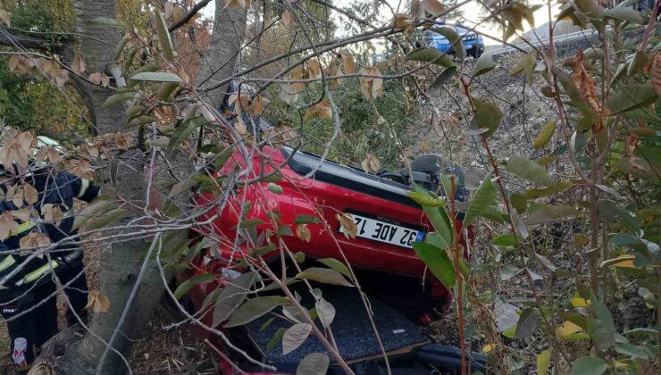 Isparta’da şarampole yuvarlanıp takla atan araçtan yaralanmadan çıktılar