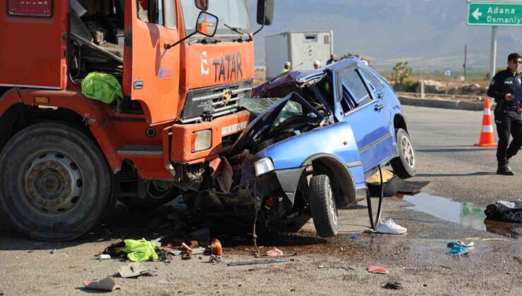 Kamyon ile otomobil çarpıştı: 1 ölü, 1 yaralı