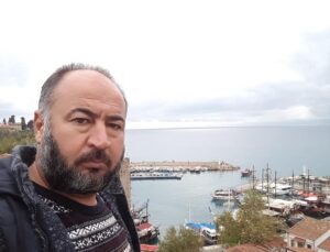 Karın ağrısı şikayetiyle hastaneye giden emekli polis memuru pankreas kanserinden vefat etti