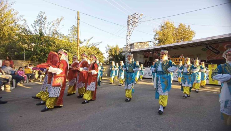 Kayışlı’da mahalle halkı buğday ekimini şenlik ile kutladı