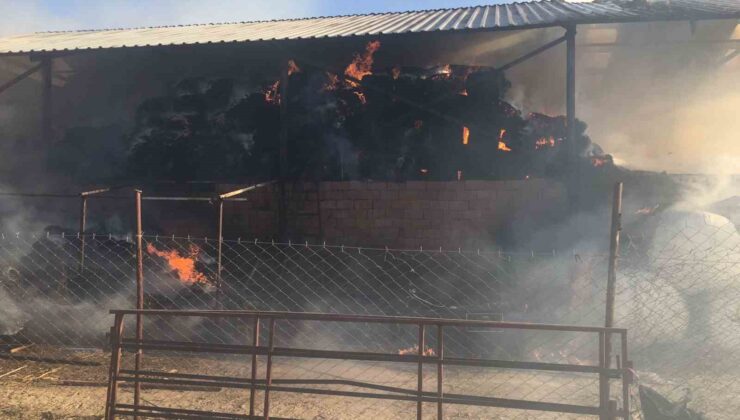 Kaynak makinesinden çıkan yangında 750 saman balyası kül oldu