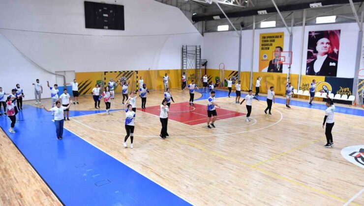 Mersin Büyükşehir Belediyesi gençleri fiziki yeterlilik sınavlarına hazırlıyor