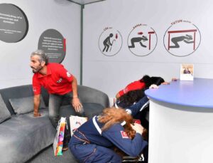 Mersin’de muhtarlara afet farkındalık eğitimi veriliyor