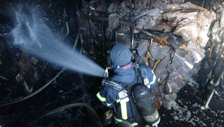 Mersin’de tekstil atölyesindeki yangın kontrol altına alındı