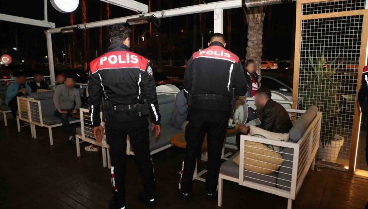 Mersin’de umuma açık iş yerleri denetlendi