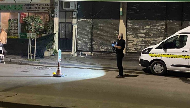 Motosikletle geldiler, iş yerini kurşunlayıp kaçtılar: O anlar kamerada