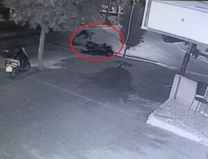 Motosikletteki 2 kişiye silahlı saldırının güvenlik kamerası görüntüleri ortaya çıktı