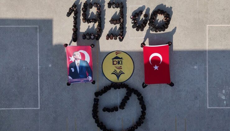 Öğrencilerden mest eden ’09.05’ ve ’1938’ koreografisi